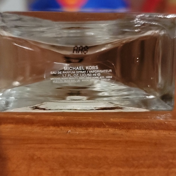 Michael Kors Signature - Picture 6 of 6